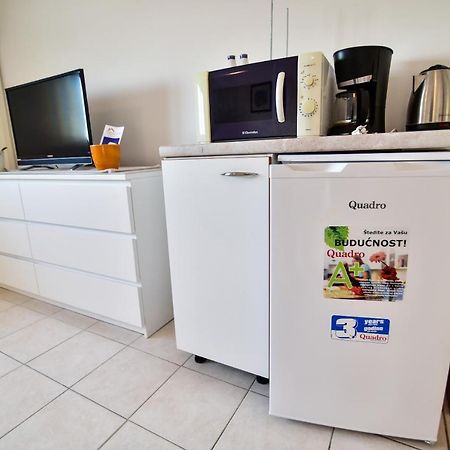 Apartmani Luna Vir Zewnętrze zdjęcie