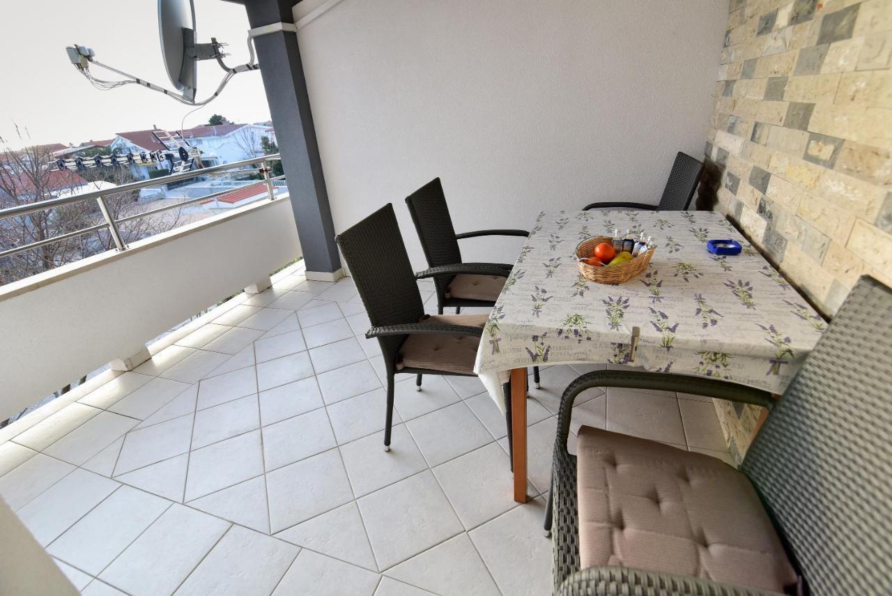 Apartmani Luna Vir Zewnętrze zdjęcie