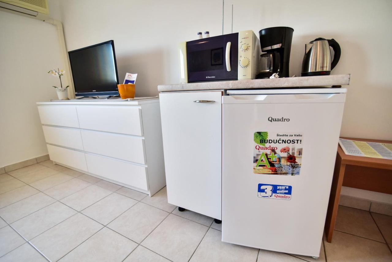 Apartmani Luna Vir Zewnętrze zdjęcie