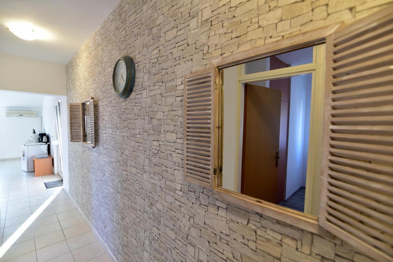 Apartmani Luna Vir Zewnętrze zdjęcie