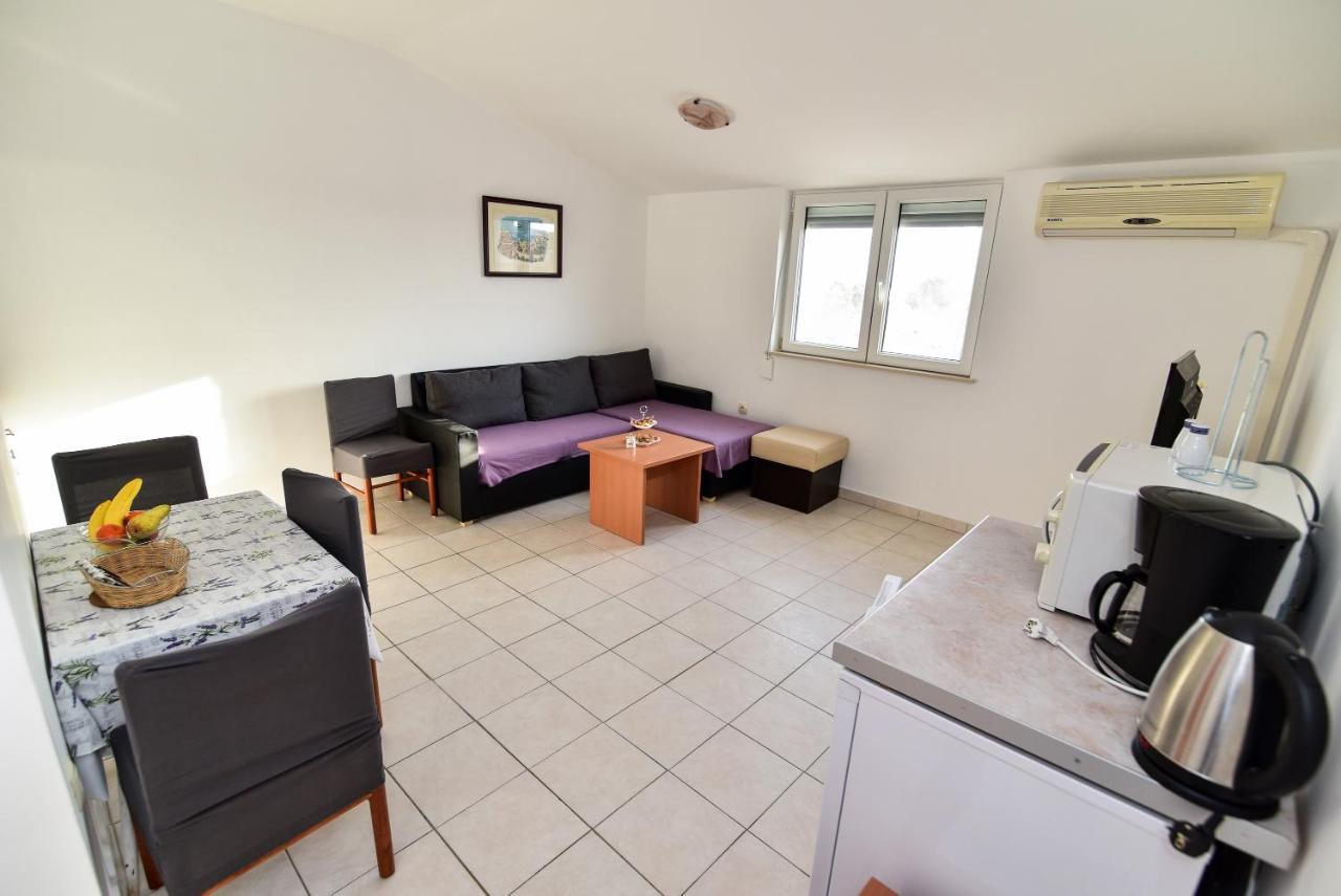 Apartmani Luna Vir Zewnętrze zdjęcie