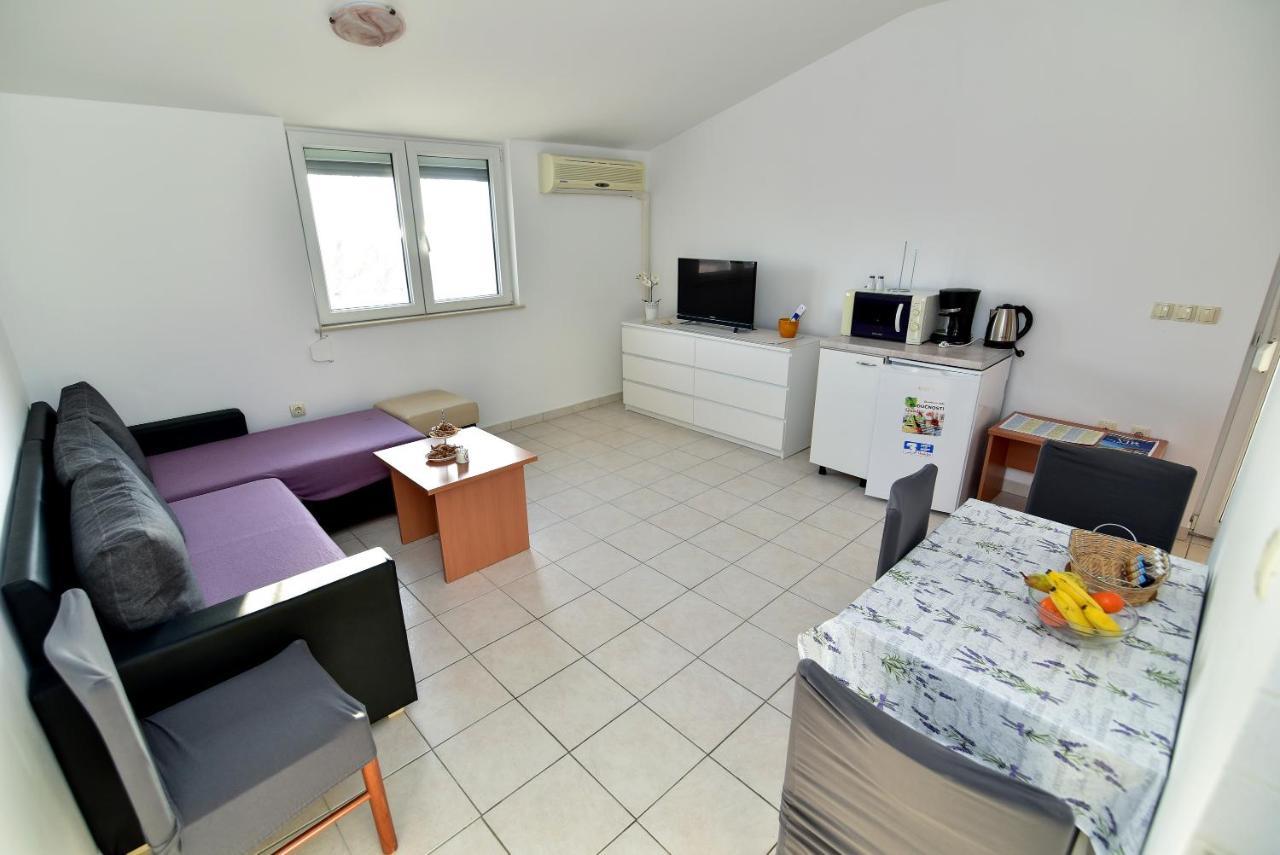 Apartmani Luna Vir Zewnętrze zdjęcie