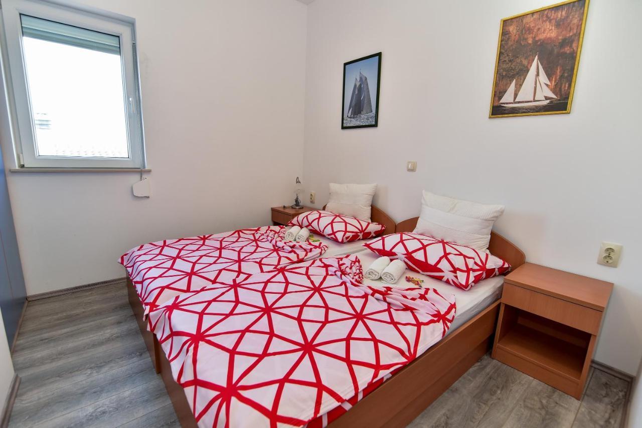 Apartmani Luna Vir Zewnętrze zdjęcie